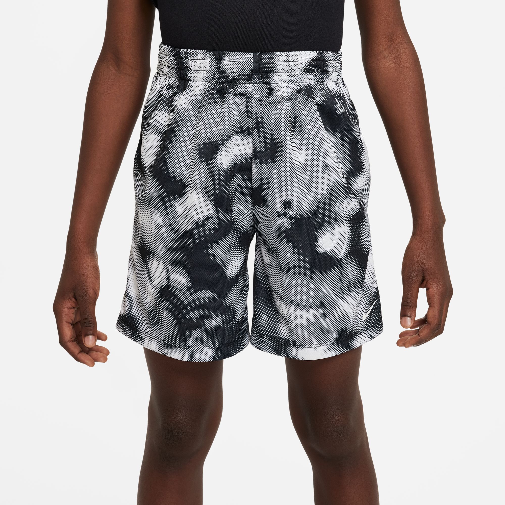Boys Nike Court Multi Short AOP kisfiú short - Image 4